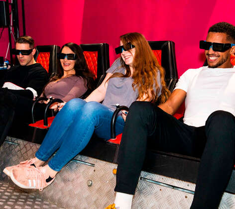 5D Cinema. Virtual Reality Attraction in Vertigo VR